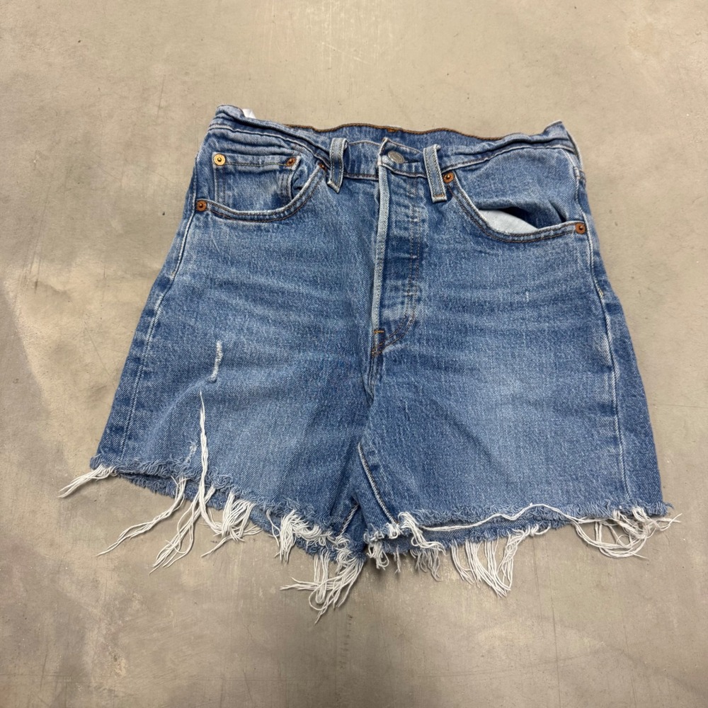 Vintage y2k Women's Levi's Jean Shorts
